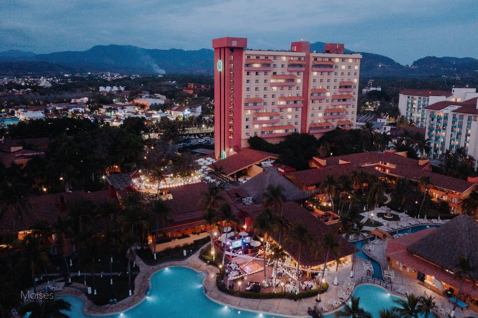 Holiday Inn 2-5 De Enero 2025