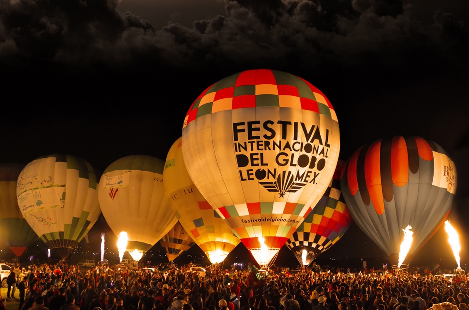 Festival Del Globo En Leon 𝙅𝙐𝙇𝙄𝙊𝙉 𝘼𝙇𝙑𝘼𝙍𝙀𝙕 Img1