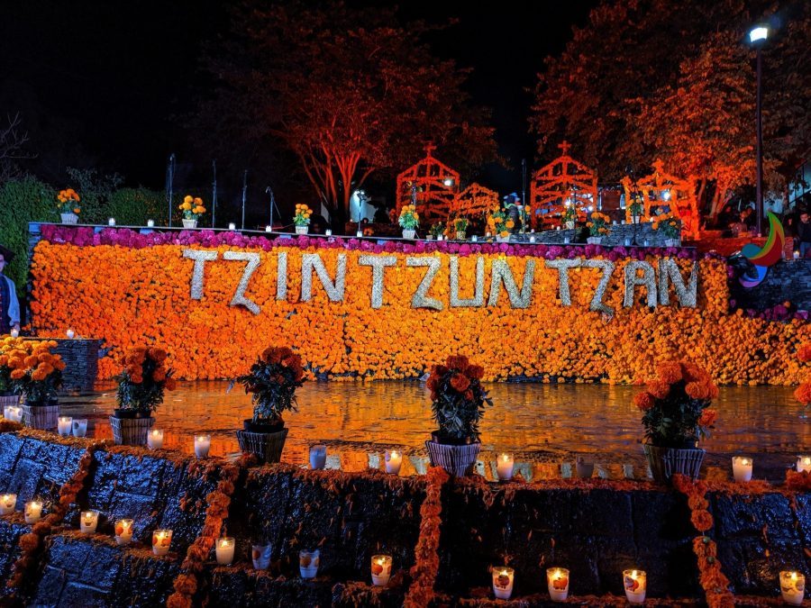 Tzintzuntzan Y CÁpula En Dia De Muertos Img1